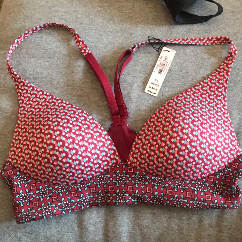 Victoria’s Secret bra 32b